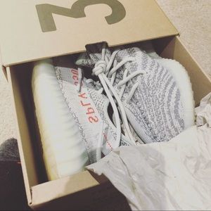 Adidas Yeezy 350 boost blue tint